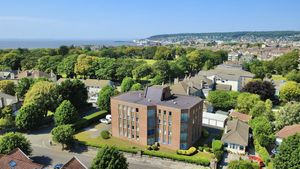 Aerial/Setting- click for photo gallery
